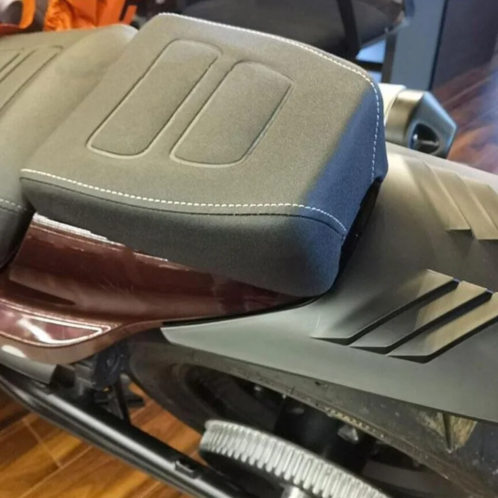 Cuscinetto per sedili singoli passeggeri per moto con estensione parafango posteriore adatto per Harley Sportster S 1250 RH1250S 2021 2022 2023 2024