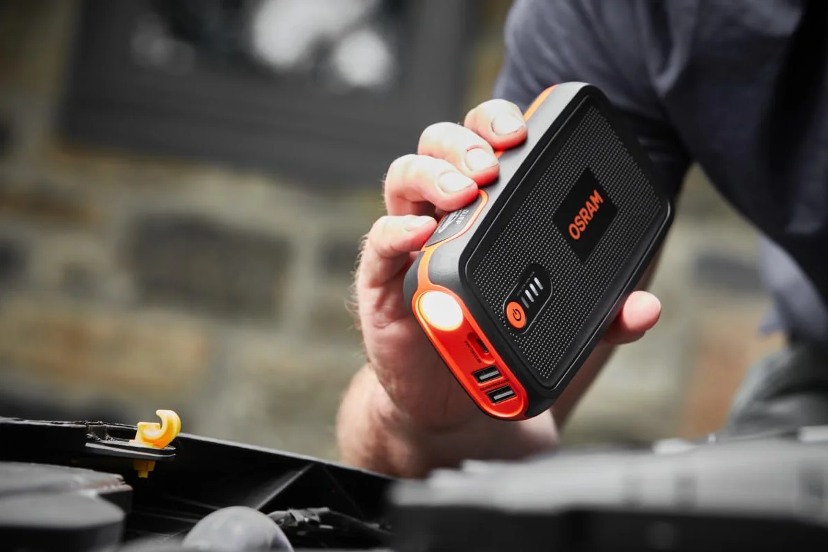 OSRAM BATTERYstart 300, avviatore al Litio da 13.000 mAh per Veicoli con Motore a Benzina Fino a 6l e Motore Diesel da 3l