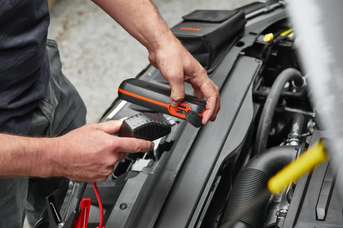 OSRAM BATTERYstart 300, avviatore al Litio da 13.000 mAh per Veicoli con Motore a Benzina Fino a 6l e Motore Diesel da 3l