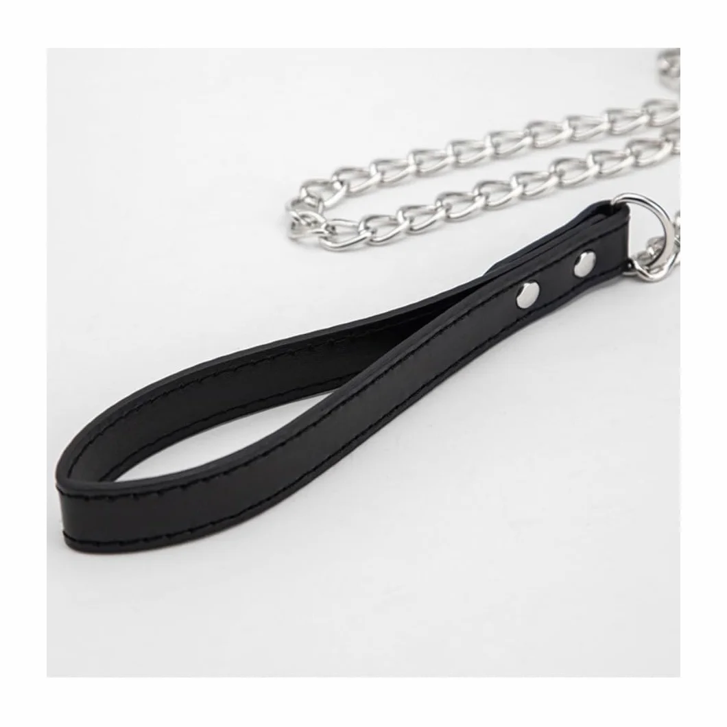 Collare di cuoio regolabile con campana decorazione donna B129