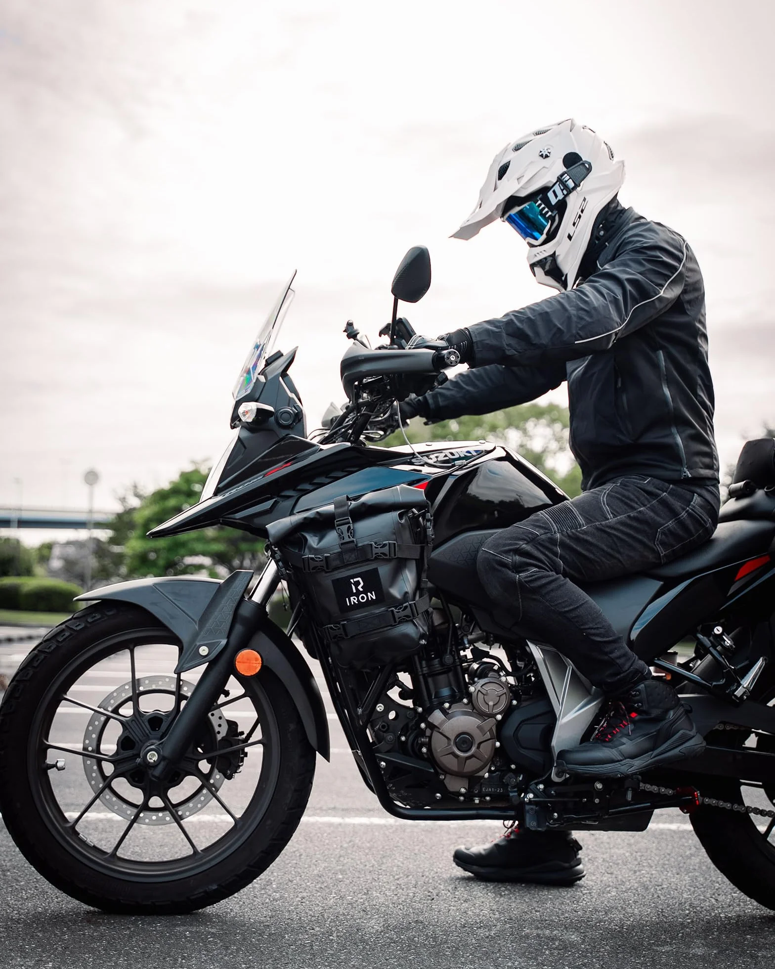 RIDEIRON Borse Crash Bar Moto 2×5L Impermeabili, Laterali Universali, Montaggio Rapido, PVC 500D, Nero