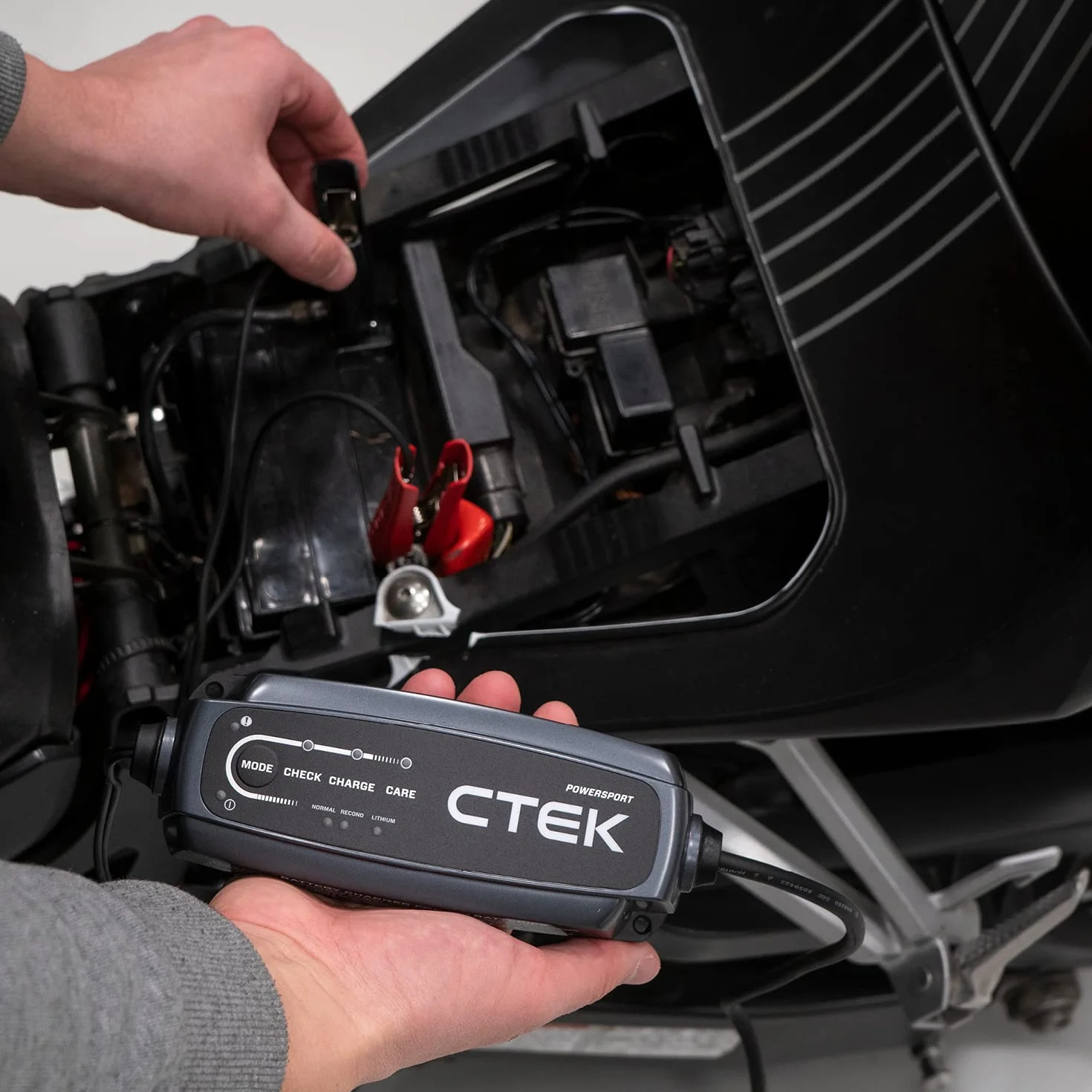 CTEK Caricabatterie per Auto Camion Moto 5Ah Protezione Cortocircuito 40-310
