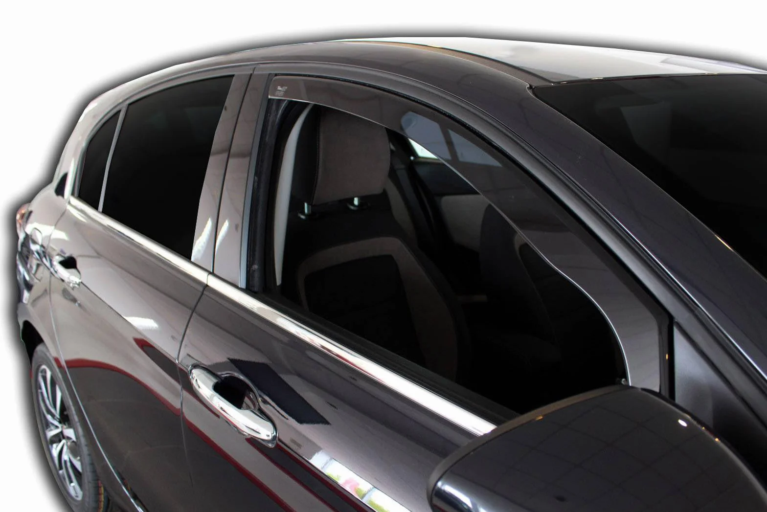 Deflettori d'Aria J&J AUTOMOTIVE per Fiat Tipo 4/5-Porte Berlina 2015, Set 2 Pezzi Nero Fumé