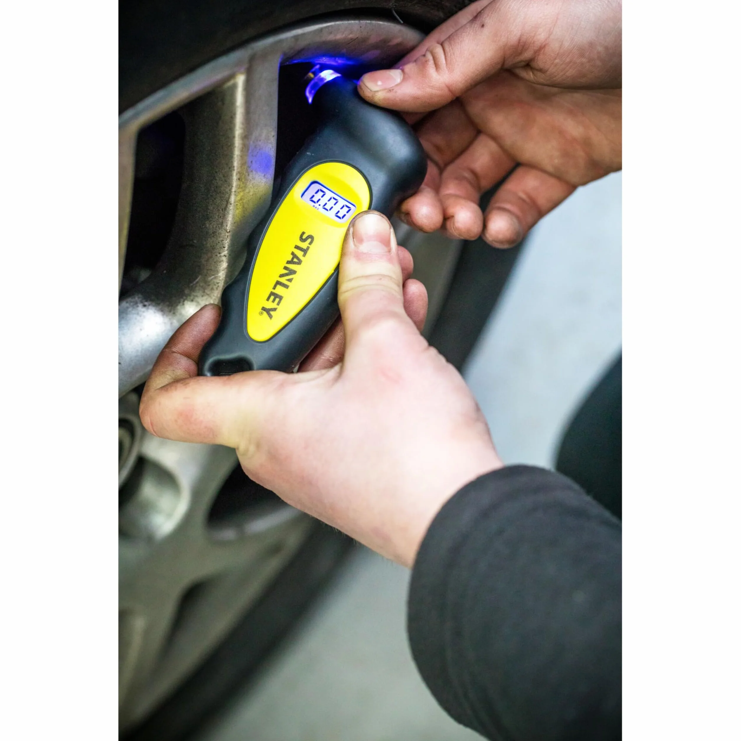 STANLEY Tester di pressione di pneumatico Digitale, nero STHT80874-0