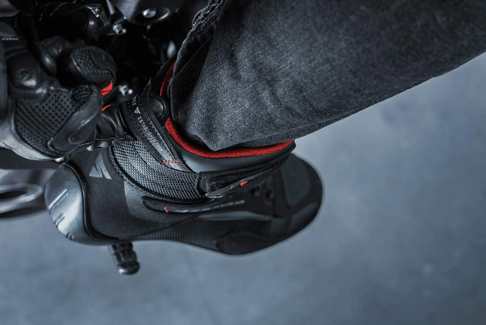 Shima EXO Vented, Scarpe Moto Uomo; Traspirante, Rinforzate Stivali Moto Uomo con Sistema di Chiusura ATOP, Supporto alla Caviglia, Suola Antiscivolo, Impugnatura del Cambio
