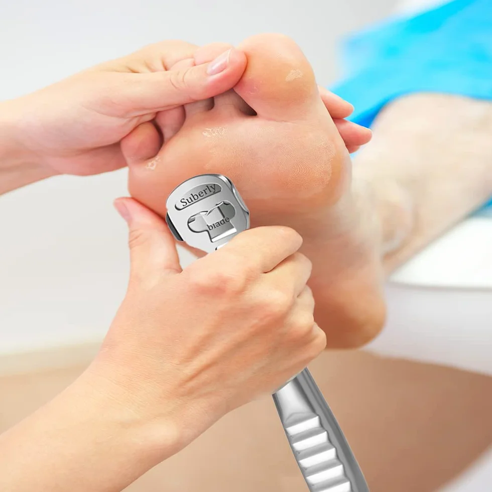 Pedicure Kit Professionale con 10 Lame Argento, Grattugia a Piede Multifunzione