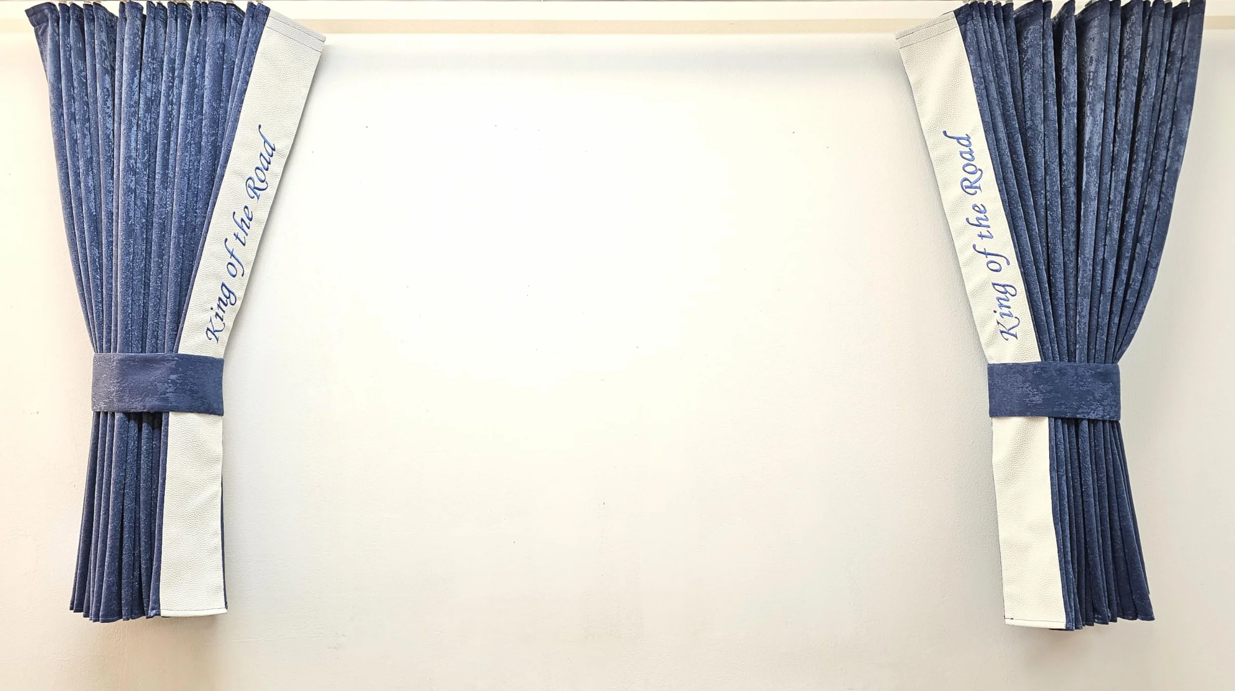 Tende di lusso per camion, tende in velluto con nappe, blu-bianco, taglia unica