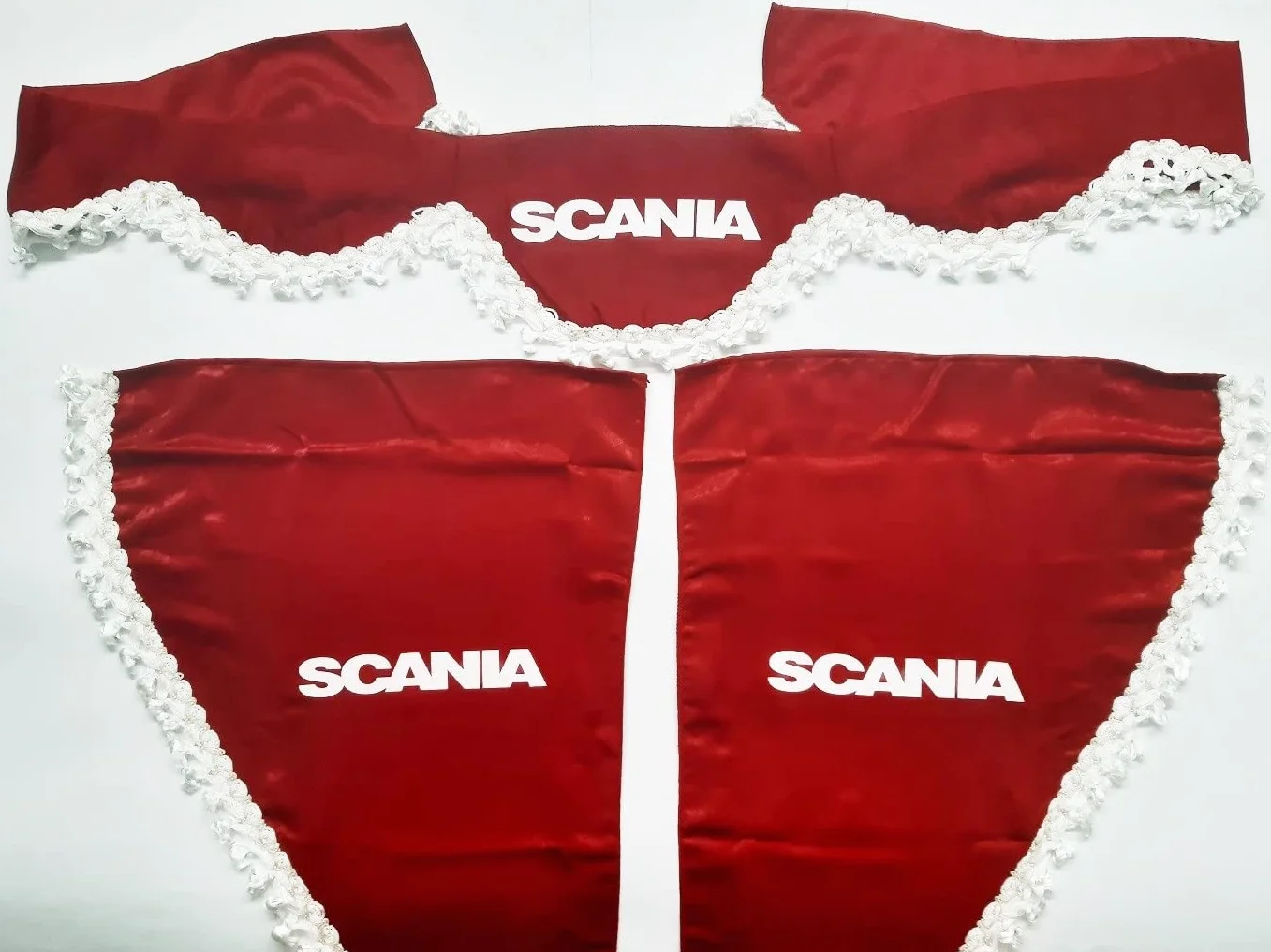Set di 3 tende decorative in peluche con pompon bianchi per camion Scania R S P L (rosso)