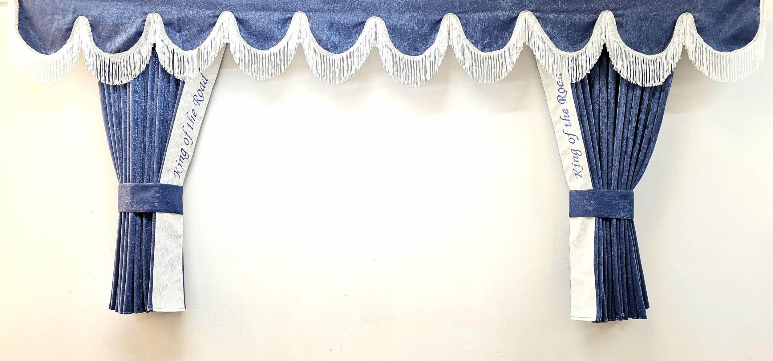 Tende di lusso per camion, tende in velluto con nappe, blu-bianco, taglia unica
