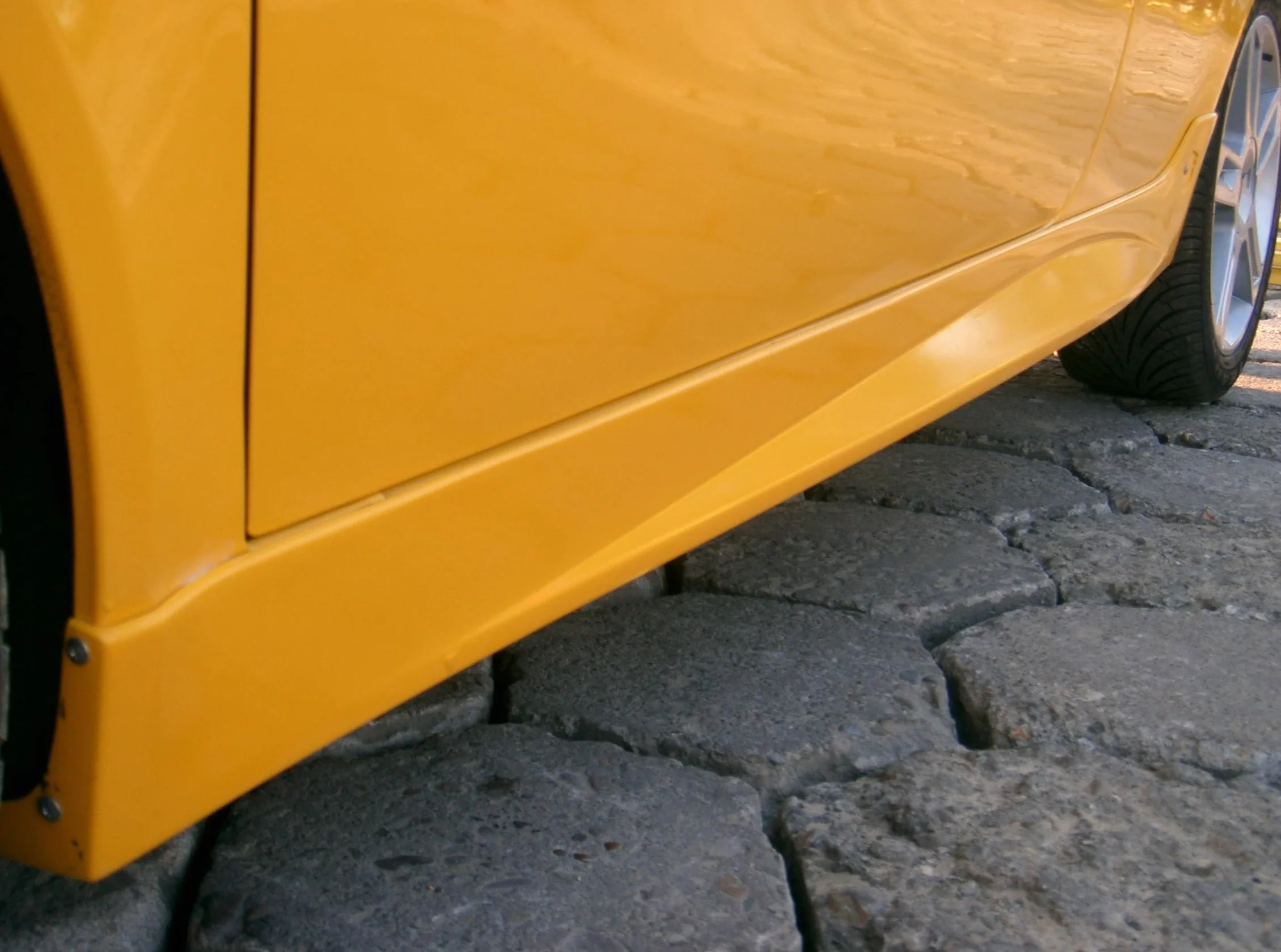 Minigonne Laterali Sottoporta per Fiat Punto 2 Abarth Look, Vetroresina Gialla