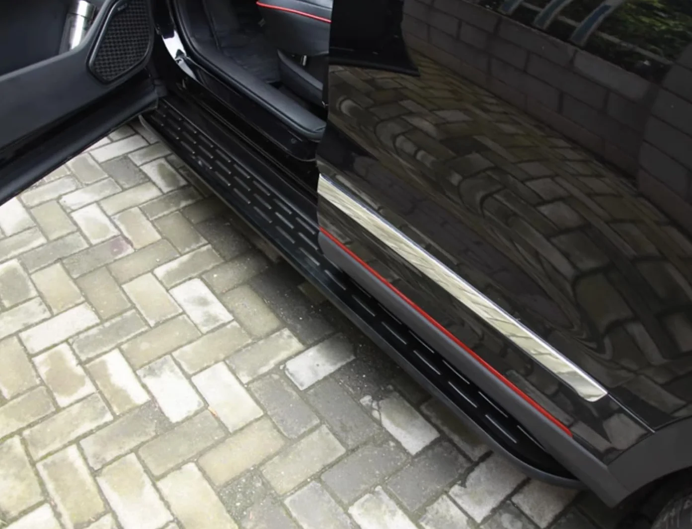 Pedane laterali per Mercedes Benz GLB X247 2020-2026, pedane laterali in alluminio con struttura, kit completo di installazione senza trapano (nero, 2 pezzi) (CKLH)