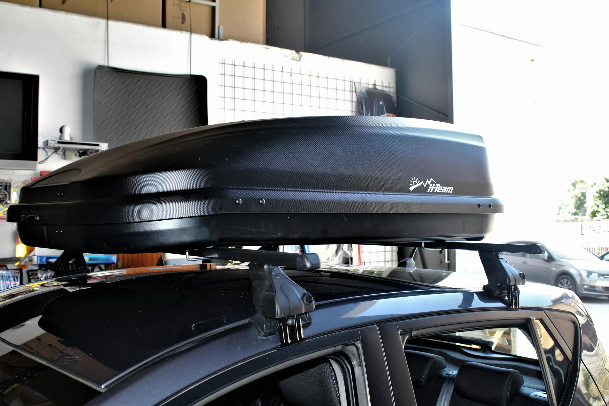 Box Auto Tetto 420L Baule Nero Goffrato Portapacchi Universale 145x94x42 cm ABS Laterale DX Portabagagli Siluro Portatutto Auto Tetto Compatibile Barre fino 8 cm con Chiusura a Chiave