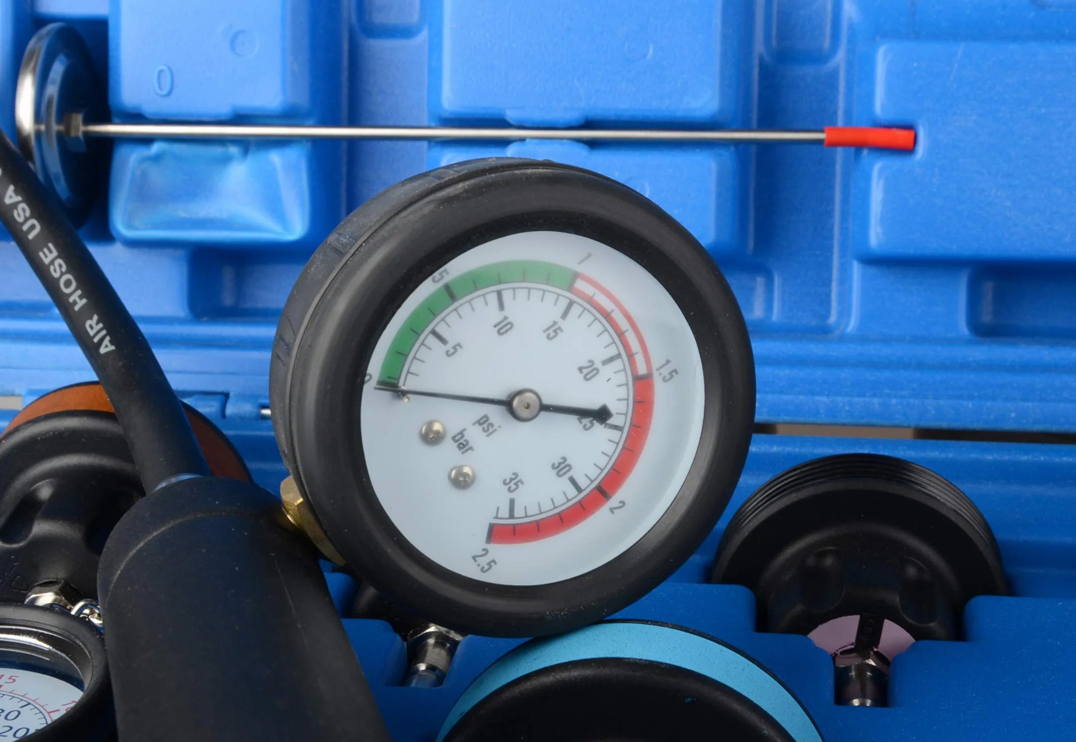 DAYUAN 28 Pezzi Universale Radiatore Pressione Tester Kit per Il Test del Sistema di Raffreddamento, Strumento ad Aria compressa per Auto
