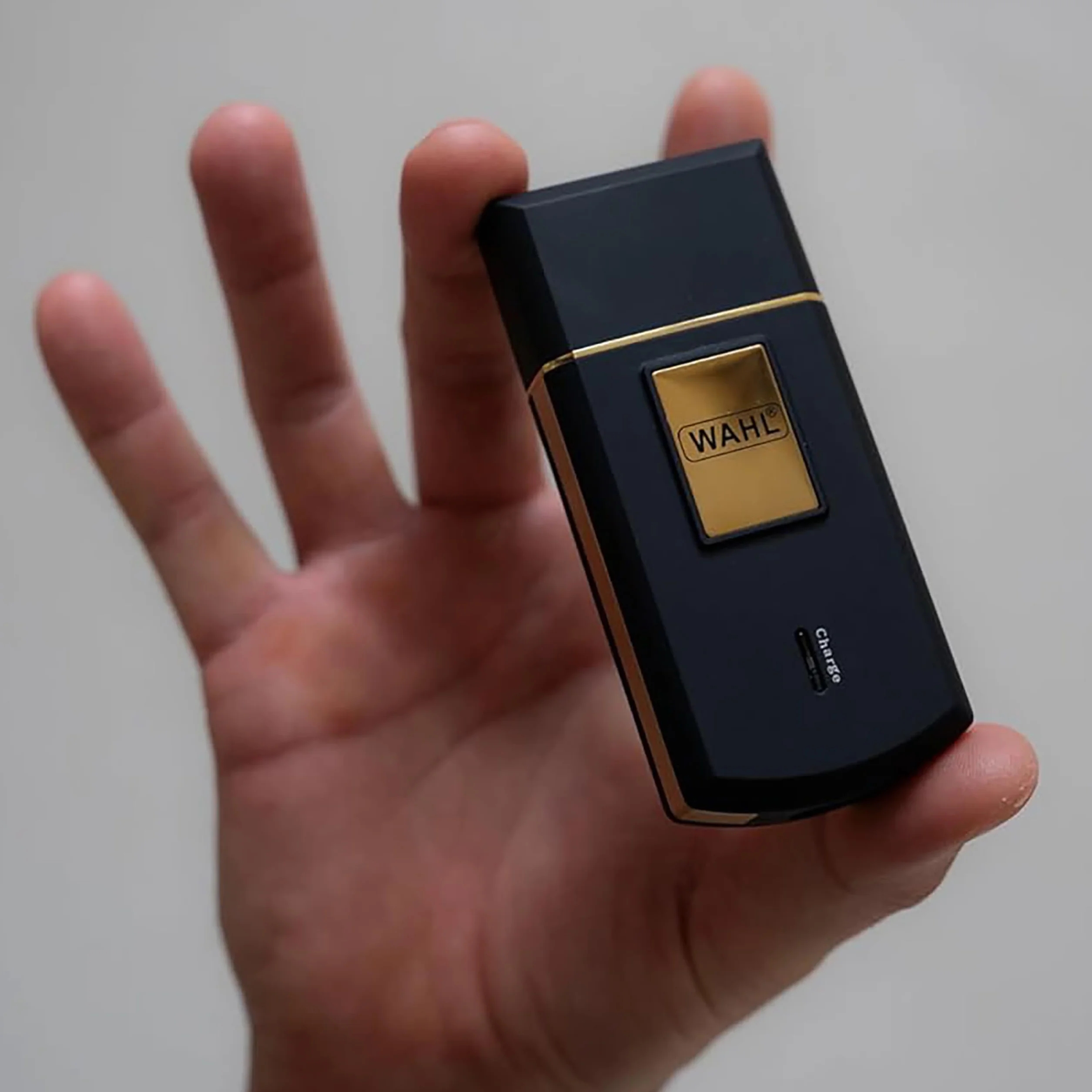 Wahl Travel Shaver Gold Edition Rasoio Elettrico Cordless Ricaricabile per Uomo