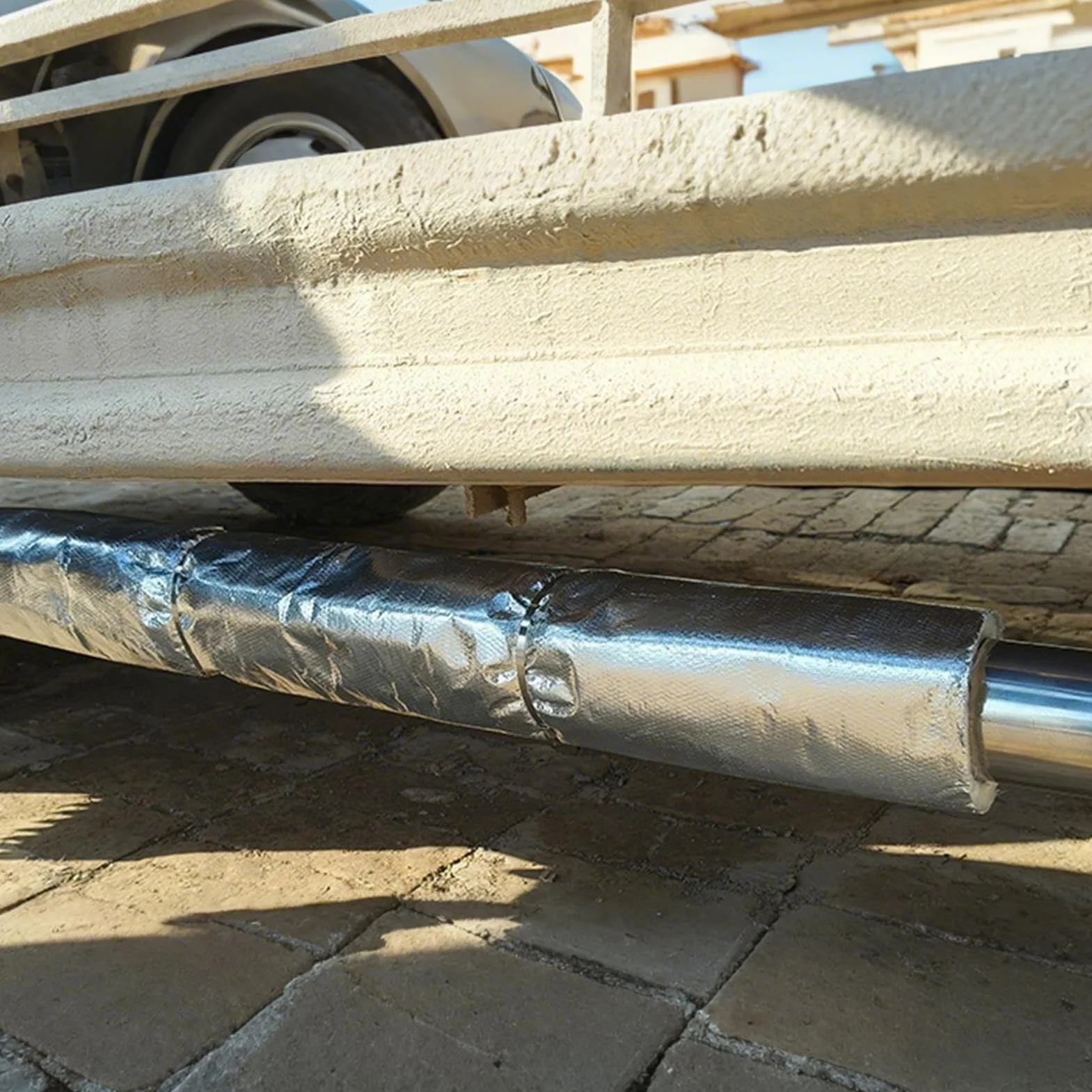 Materiale fonoassorbente per auto, scarico ignifugo isolante, tappetino isolante termico per tubi con riduzione del rumore e design scudo termico, foglio insonorizzante automobilistico per camion berl