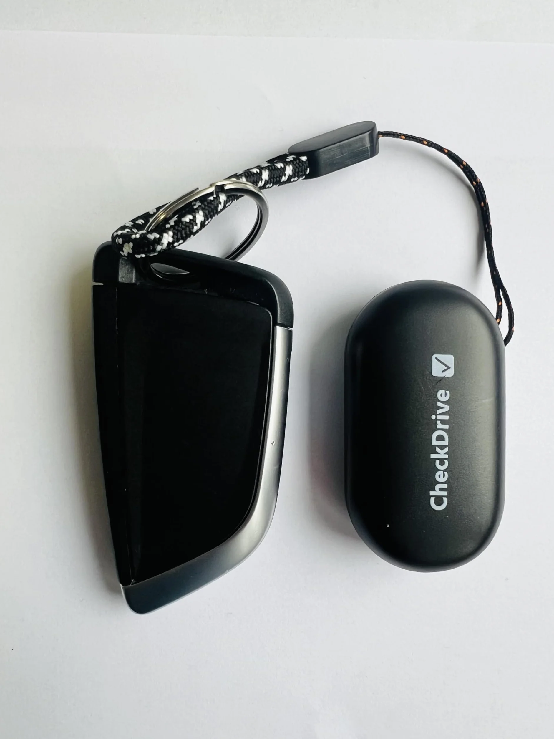 Generico CheckDrive Etilometro Portatile Digitale USB C con Avviso Vocale ITA/ENG Display LED Verde Giallo Rosso