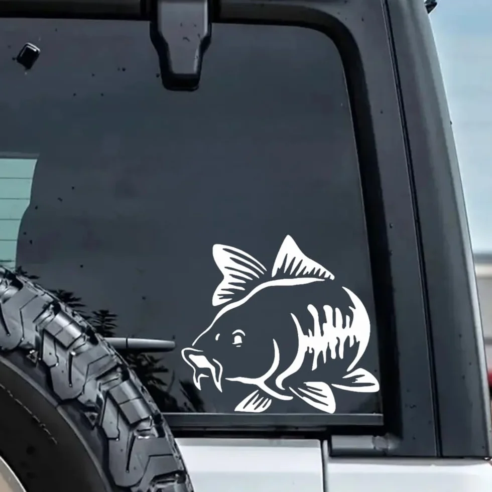 2 pezzi, 15 x 13,5 cm, autoadesivi con motivo carpa in vinile per paraurti e finestre, adatti per casa, tempo libero e pesca, per interni ed esterni | #DZ94 (bianco)