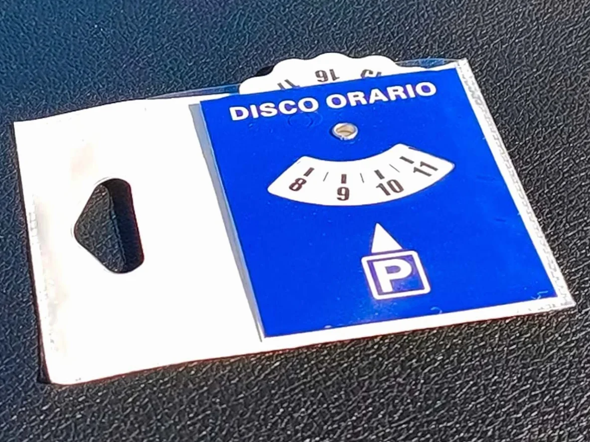 Disco Orario Adesivo Europa Parchimetro in Plastica con Porta Permesso Autoadesivo CARALL PT608279