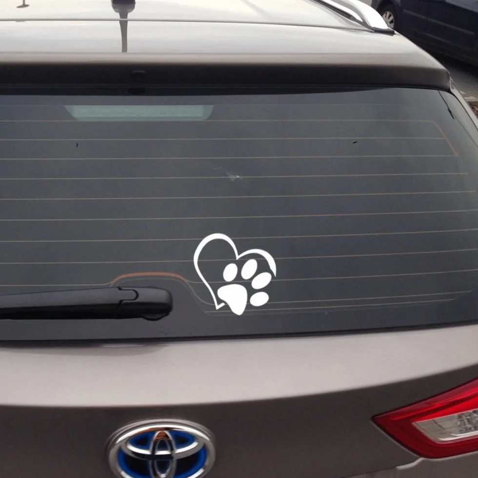 Adesivo per Auto a Forma di Zampa con Cuore Nero Resistente all'Autolavaggio