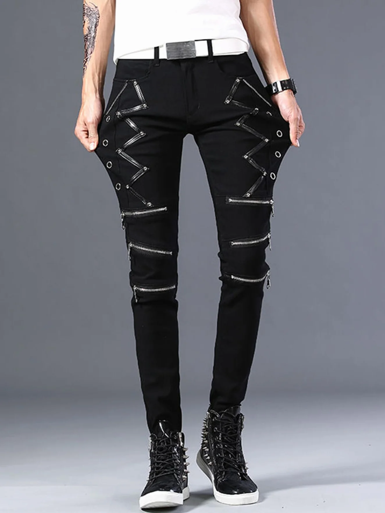 Idopy Pantaloni elasticizzati da uomo jeans da motociclista con borchie punk gotico