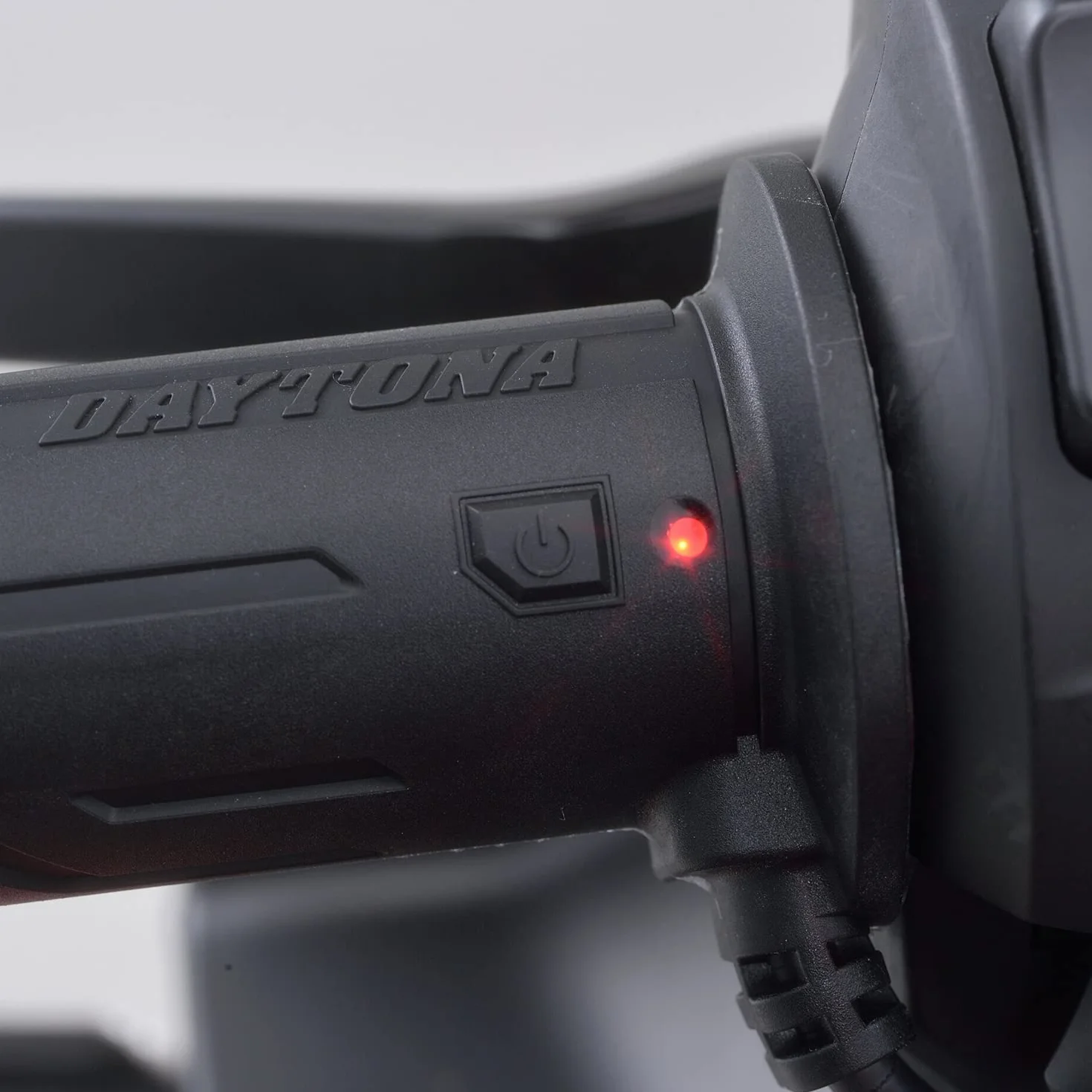 DAYTONA kit manopole riscaldate moto manubri 22,2mm terminale aperto/controllo mecc. con protezione batteria